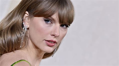 fake taylor swift nude pics|Deepfake explicit images of Taylor Swift spread on social media.